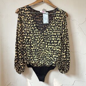 Buddy Love Women's Black & Yellow Animal Print V-Neck Bodysuit